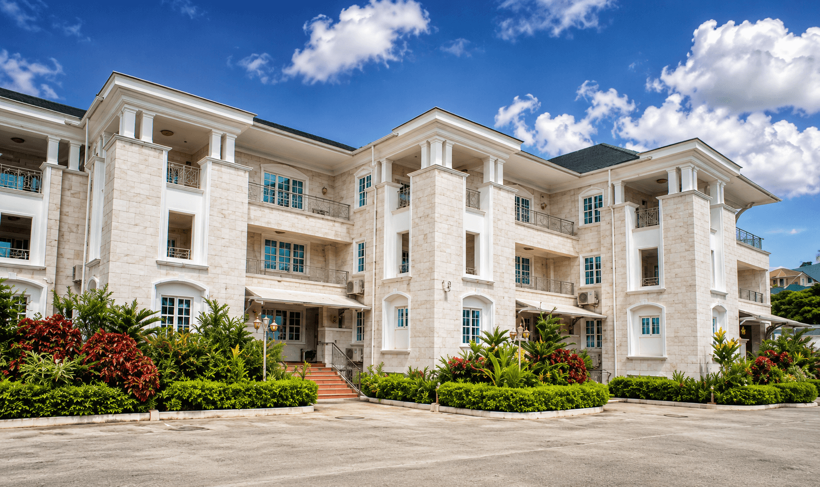 7 units 4bedroom apartment